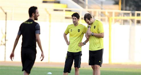 بالصور.. بينات يقود تدريبات الاتحاد.. وقدامى العميد يزورون النادي